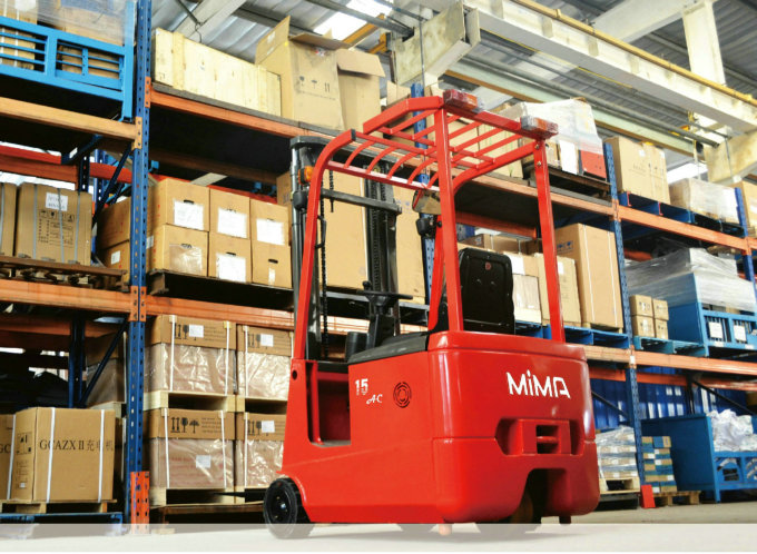 三輪電動(dòng)平衡重式叉車